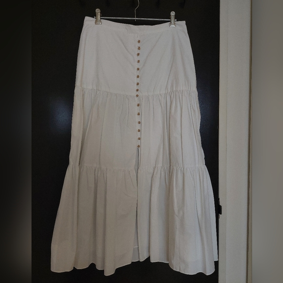 Forever New Dresses & Skirts - Forever New Size 10 Long White Cotton Skirt As New Condition